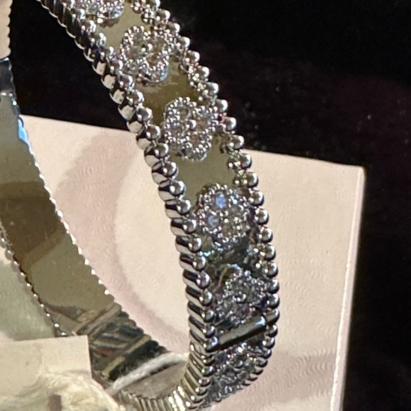 Clover Bracelet CZ and Stainless Steel NWT - Picture 2 of 12